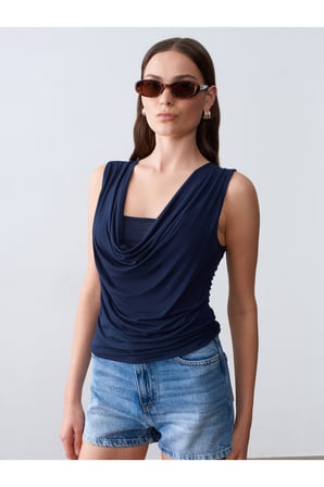 32895 Degaje Yaka Top