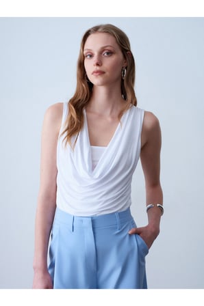32895 Degaje Yaka Top