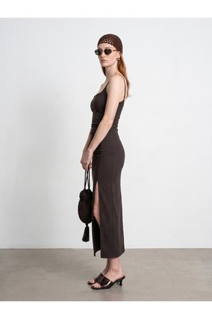 91712 Kare Yaka Büzgülü Midi Elbise