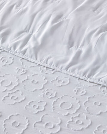 Dainty Bloom Kesmeli Çift Kişilik Yatak Örtüsü Takımı 200x220 cm Beyaz