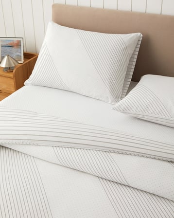 Graphic Dots Kolay Ütülenir Çift Kişilik Çarşaflı Nevresim Takımı 200x220 cm Gri