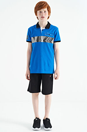 Saks Şerit Baskı Detaylı Pola Yaka Standart Kalıp Erkek Çocuk T-Shirt - 11162 | 11-12 Yaş