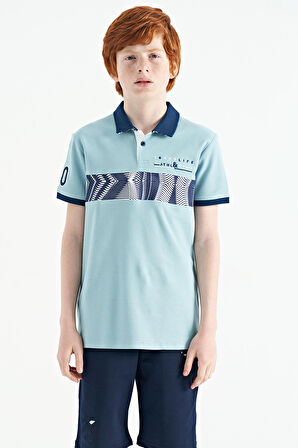 Açık Mavi Şerit Baskı Detaylı Pola Yaka Standart Kalıp Erkek Çocuk T-Shirt - 11162 | 5-6 Yaş