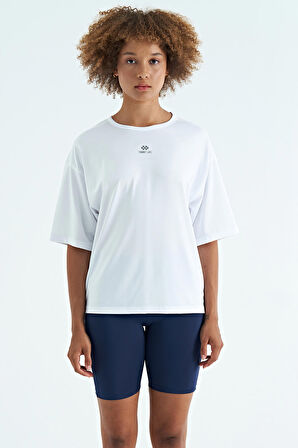 Beyaz O Yaka Baskı Detaylı Oversize Kısa Kol Kadın T-Shirt - 97263 | S