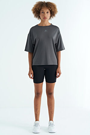 Koyu Gri O Yaka Baskı Detaylı Oversize Kısa Kol Kadın T-Shirt - 97263 | S