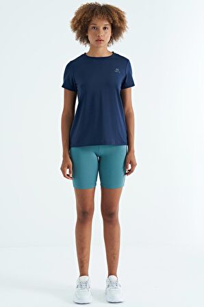 İndigo Sırt Yırtmaç Detaylı O Yaka Kısa Kollu Standart Kalıp Kadın T-Shirt - 97267