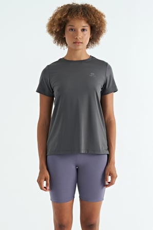 Koyu Gri Sırt Yırtmaç Detaylı O Yaka Kısa Kollu Standart Kalıp Kadın T-Shirt - 97267 | L