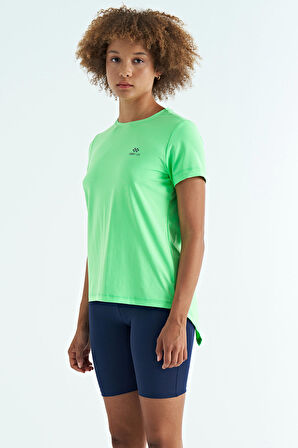 Neon Yeşil Sırt Yırtmaç Detaylı O Yaka Kısa Kollu Standart Kalıp Kadın T-Shirt - 97267 | S