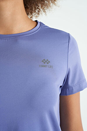 Eflatun Sırt Yırtmaç Detaylı O Yaka Kısa Kollu Standart Kalıp Kadın T-Shirt - 97267 | S