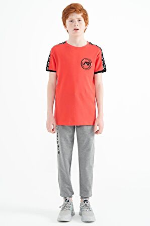 Coral Omuz Baskı Detaylı Standart Kalıp O Yaka Erkek Çocuk T-Shirt - 11121 | 6-7 Yaş