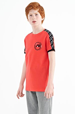 Coral Omuz Baskı Detaylı Standart Kalıp O Yaka Erkek Çocuk T-Shirt - 11121 | 6-7 Yaş