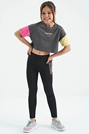 Koyu Gri Yazı Baskılı O Yaka Düşük Omuzlu Oversize Kız Çocuk T-Shirt - 75130 | 14-15 Yaş