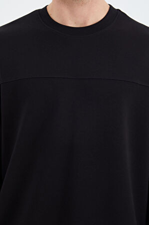 Siyah O Yaka Ön Dikiş Detaylı Basic Rahat Kalıp Erkek Sweatshirt - 88270 | S