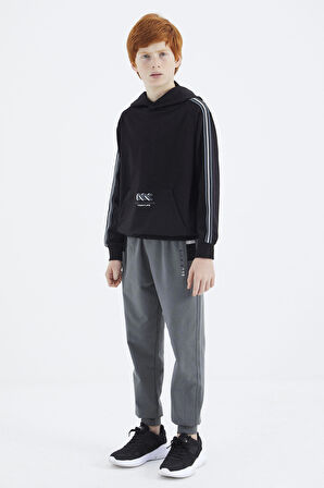Siyah Kanguru Cepli Erkek Çocuk Sweatshirt - 11176 | 7-8