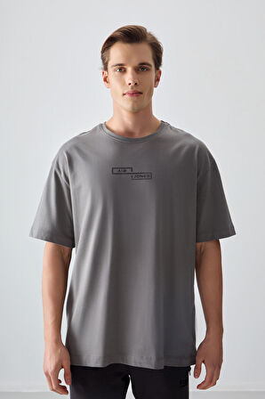 Koyu Gri %100 Pamuk Kalın Yumuşak Dokulu Oversize Fit Baskılı Erkek T- Shirt - 88361 | L