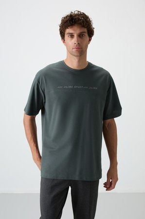 Haki Pamuklu Kalın Yüzeyi Dokulu Oversize Fit  Baskılı Erkek T-Shirt - 88371 | M