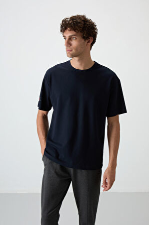 Lacivert Pamuklu Kalın Yüzeyi Dokulu Oversize Fit  Baskılı Erkek T-Shirt - 88369 | M