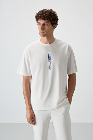 Ekru Pamuklu Kalın Yüzeyi Dokulu Oversize Fit  Baskılı Erkek T-Shirt - 88366
