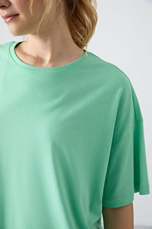 Su Yeşili Penye Modal Yumuşak Tuşeli Oversize Fit Basic Kadın T-Shirt- 97285