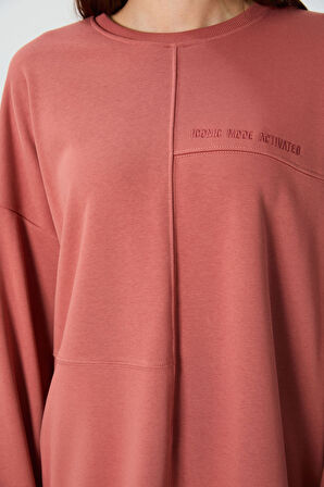 Kiremit Kompakt Pamuklu Kalın Pürüzsüz Dokulu O Yaka Oversize Fit Kadın Sweatshirt - 97288