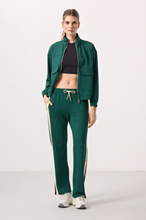 Yeşil Yumuşak Dokulu Dik Yaka Oversize Kargo Cepli Kadın Crop Top Sweatshirt - 97301