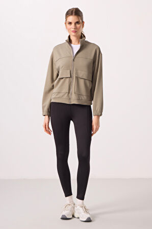 Koyu Bej Yumuşak Dokulu Dik Yaka Oversize Kargo Cepli Kadın Crop Top Sweatshirt - 97301