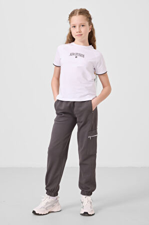 Beyaz-Koyu Gri O Yaka Baskılı Lastik Paça Kargo Cepli Kız Çocuk Eşofman Takım - 75173