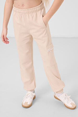 Beyaz-Bej O Yaka Baskılı Lastik Paça Kargo Cepli Kız Çocuk Eşofman Takım - 75173