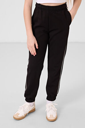 Ekru-Siyah O Yaka Baskılı Lastik Paçalı Standart Fit Kız Çocuk Eşofman Takım - 75186