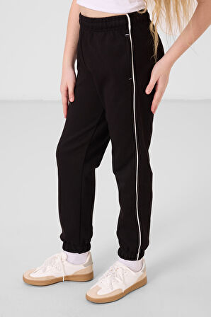 Ekru-Siyah O Yaka Baskılı Lastik Paçalı Standart Fit Kız Çocuk Eşofman Takım - 75186