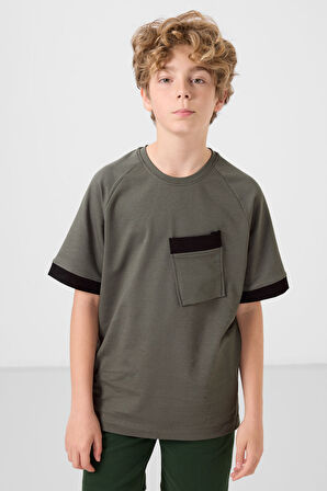 Haki Pamuklu Yumuşak Dokulu Oversize Cep Detaylı Erkek Çocuk T-Shirt - 11295