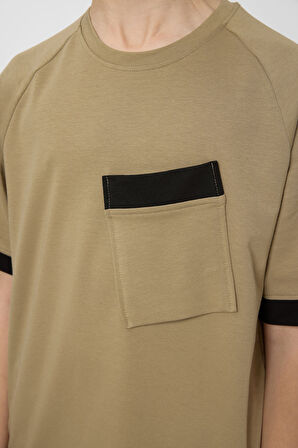 Koyu Bej Pamuklu Yumuşak Dokulu Oversize Cep Detaylı Erkek Çocuk T-Shirt - 11295
