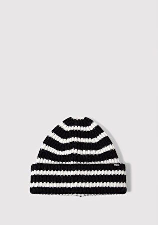 Çizgili Siyah Bere 1912804-900