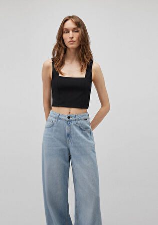 Kare Yaka Siyah Crop Top 1612657-900