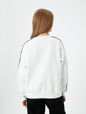 Şardonlu V Yaka Kolej Sweatshirt Baskılı Uzun Kollu 