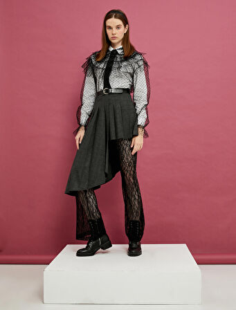 Pileli Asimetrik Kesim Mini Etek Kemer Detaylı