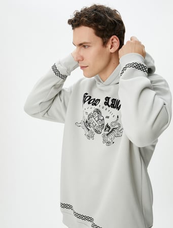 Uzakdoğu Baskılı Hoodie Rahat Kesim Sloganlı Şardonlu