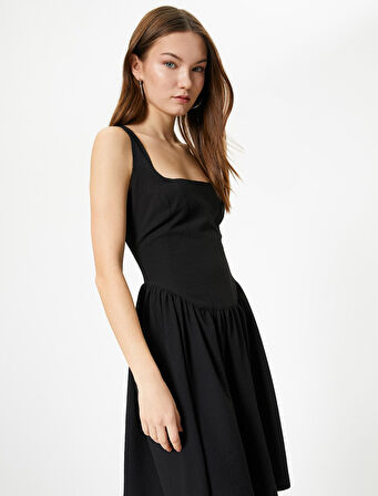 Kalın Askılı Mini Elbise Slim Fit U Yaka 