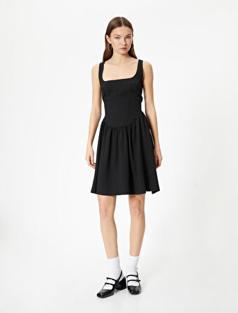Kalın Askılı Mini Elbise Slim Fit U Yaka 