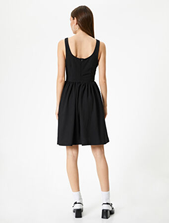 Kalın Askılı Mini Elbise Slim Fit U Yaka 