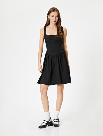 Kalın Askılı Mini Elbise Slim Fit U Yaka 
