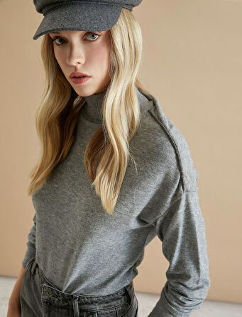 Şahika Ercümen X Koton - Boğazlı Uzun Kollu Tişört