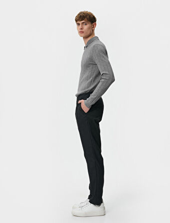 Polo Yaka Kazak Yarım Fermuarlı Slim Fit Dokulu