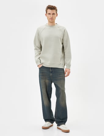 Bisiklet Yaka Sweatshirt Dikiş Detaylı Rahat Kesim