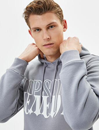 Kapşonlu Sweat Slogan Baskılı Kanguru Cep Detaylı