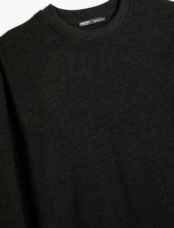Basic Sweatshirt Rahat Kesim Bisiklet Yaka Uzun Kollu