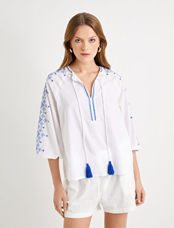 Etnik Nakışlı Bluz Yakası Püskül Detaylı