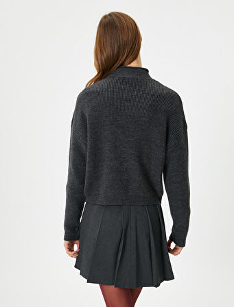 Örgü Kazak Yarım Balıkçı Yaka Çiçek Nakışlı - El Emeği Koleksiyonu