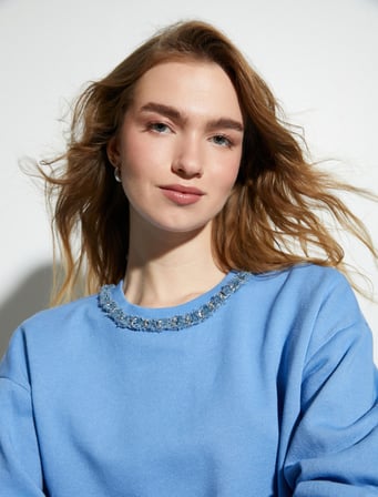 Bisiklet Yaka Sweatshirt Metal Aksesuarlı Regular Fit