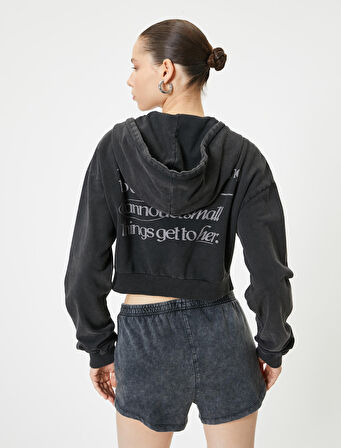 Fermuarlı Kapüşonlu Sweatshirt Crop Cepli Baskı Detaylı Uzun Kollu